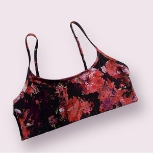 SALE 🌸 Fabletics floral print sports bra size S
